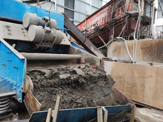 砂石價格瘋漲！現(xiàn)在都流行砂老板了！聰明的人都開辦砂石廠了