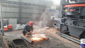 石頭制沙設(shè)備是開(kāi)辦砂石廠關(guān)鍵設(shè)備