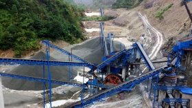 鵝卵石破碎機是常用顎式破碎機設備粗碎