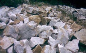 石英砂石制砂生產(chǎn)線(xiàn)設(shè)備如何配置