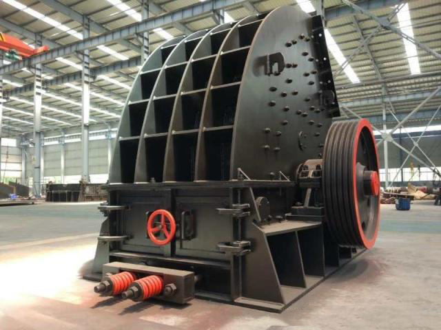 重錘破碎機(jī)與方箱破碎機(jī)有哪些區(qū)別