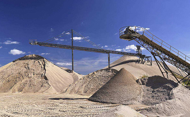 立軸沖擊式破碎機在制砂中的優(yōu)勢