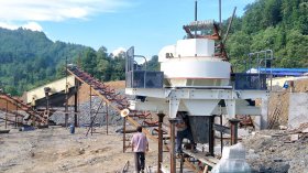 石灰石制砂機(jī)多少錢一臺